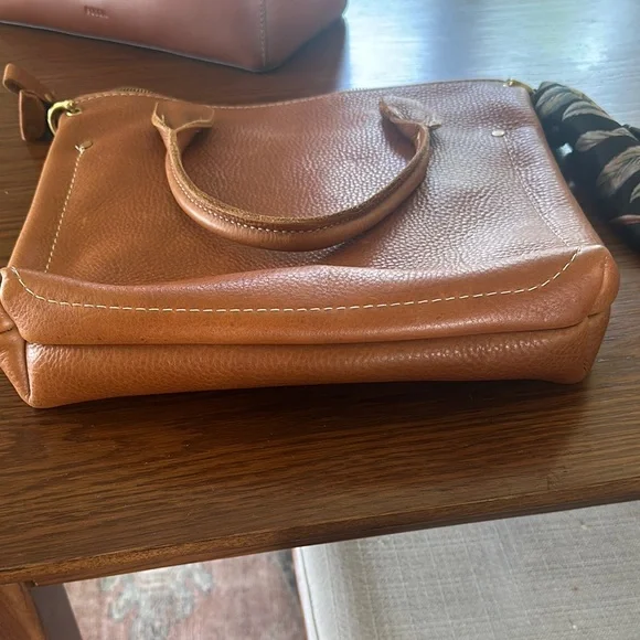 Finns Fickle Leather Rover Crossbody - Picture 3 of 5